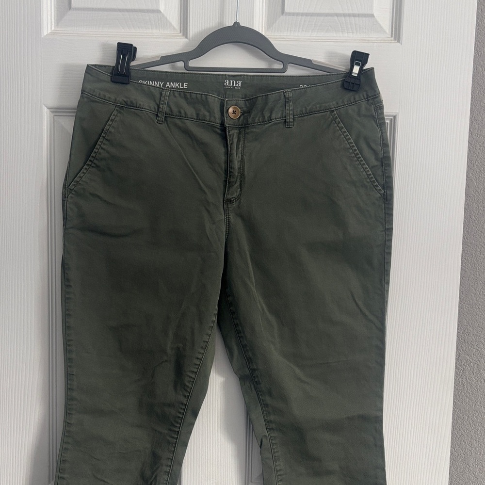 a.n.a Women's Dark Green Skinny Ankle Pants